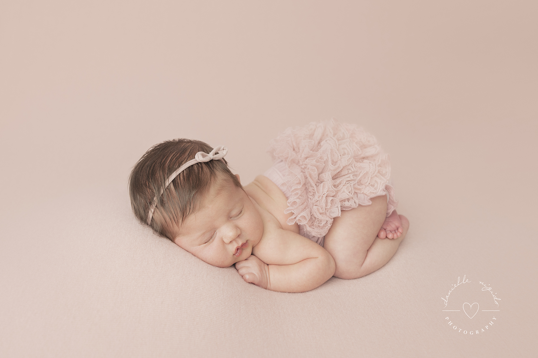 western suburbs newborn photos