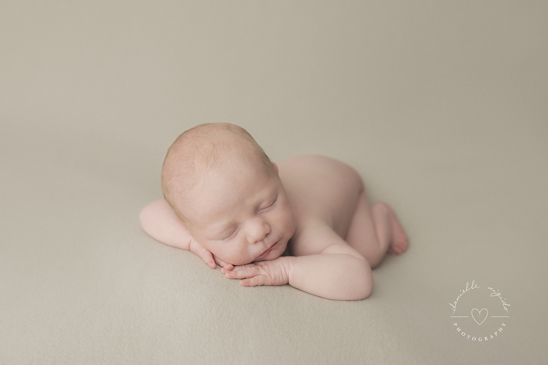 newborn professional photos au