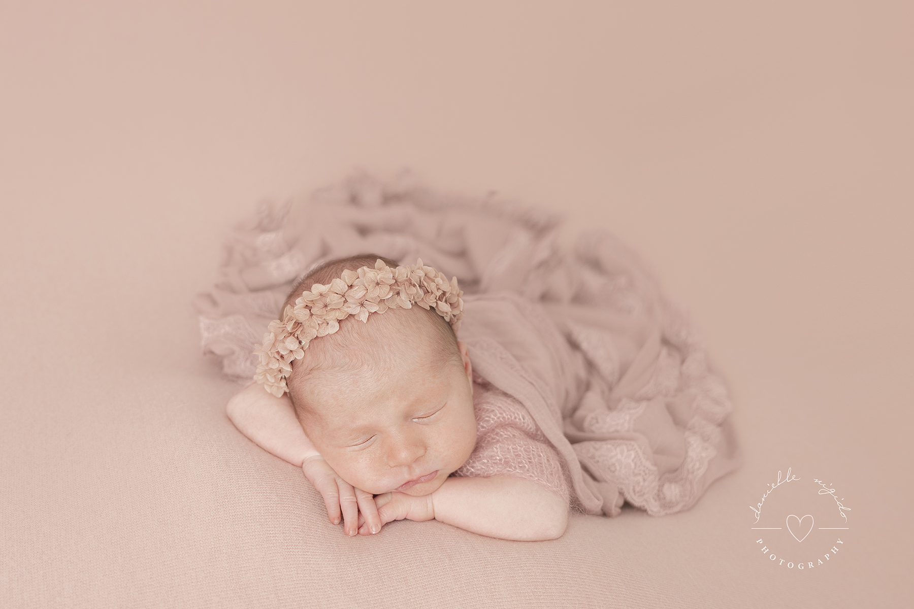 newborn photos Caroline Springs